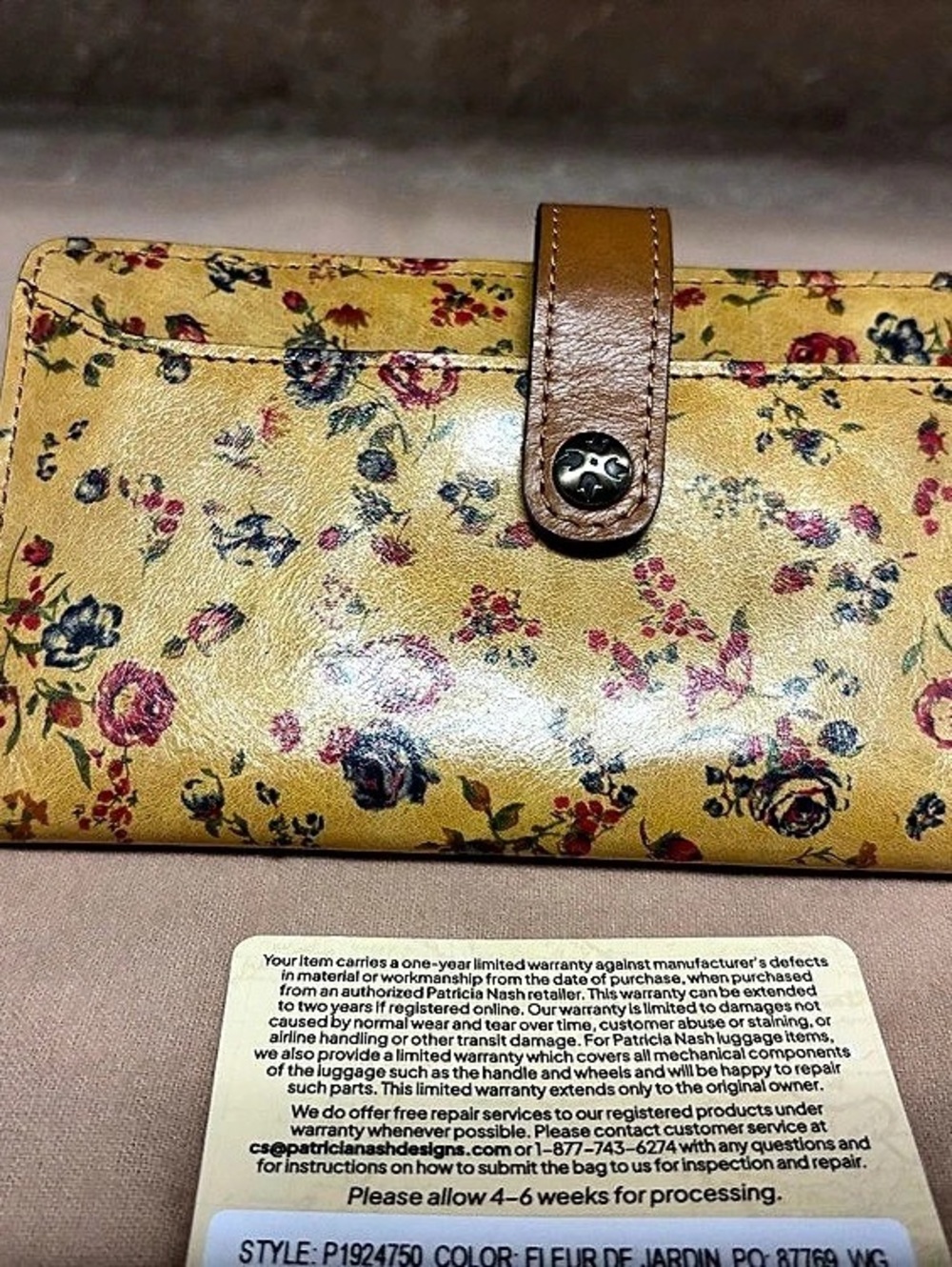 Patricia Nash Fleur De Jardin Wallet โ NWT
Leather Wallet